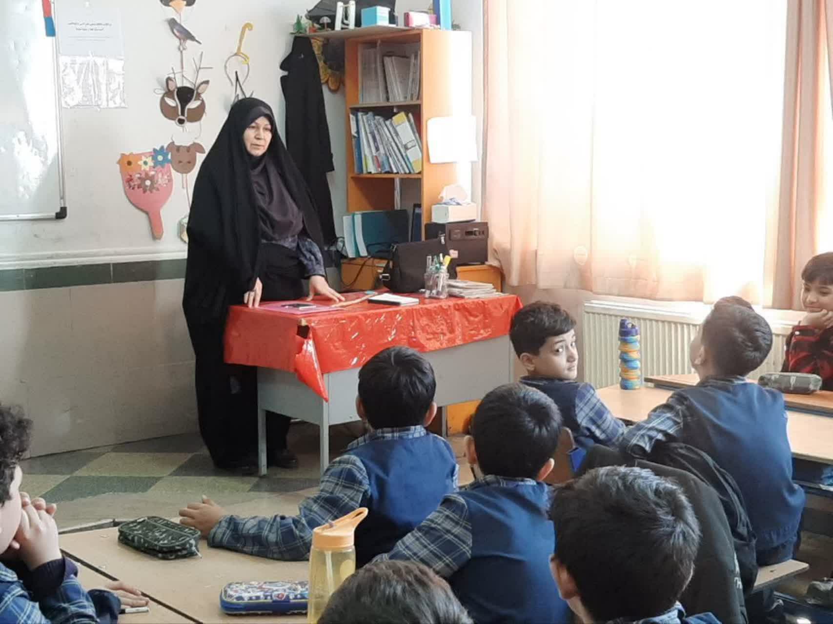 جلسه آموزشی «رمضان، ماه میهمانی خدا» در آذربایجان غربی برگزار شد.