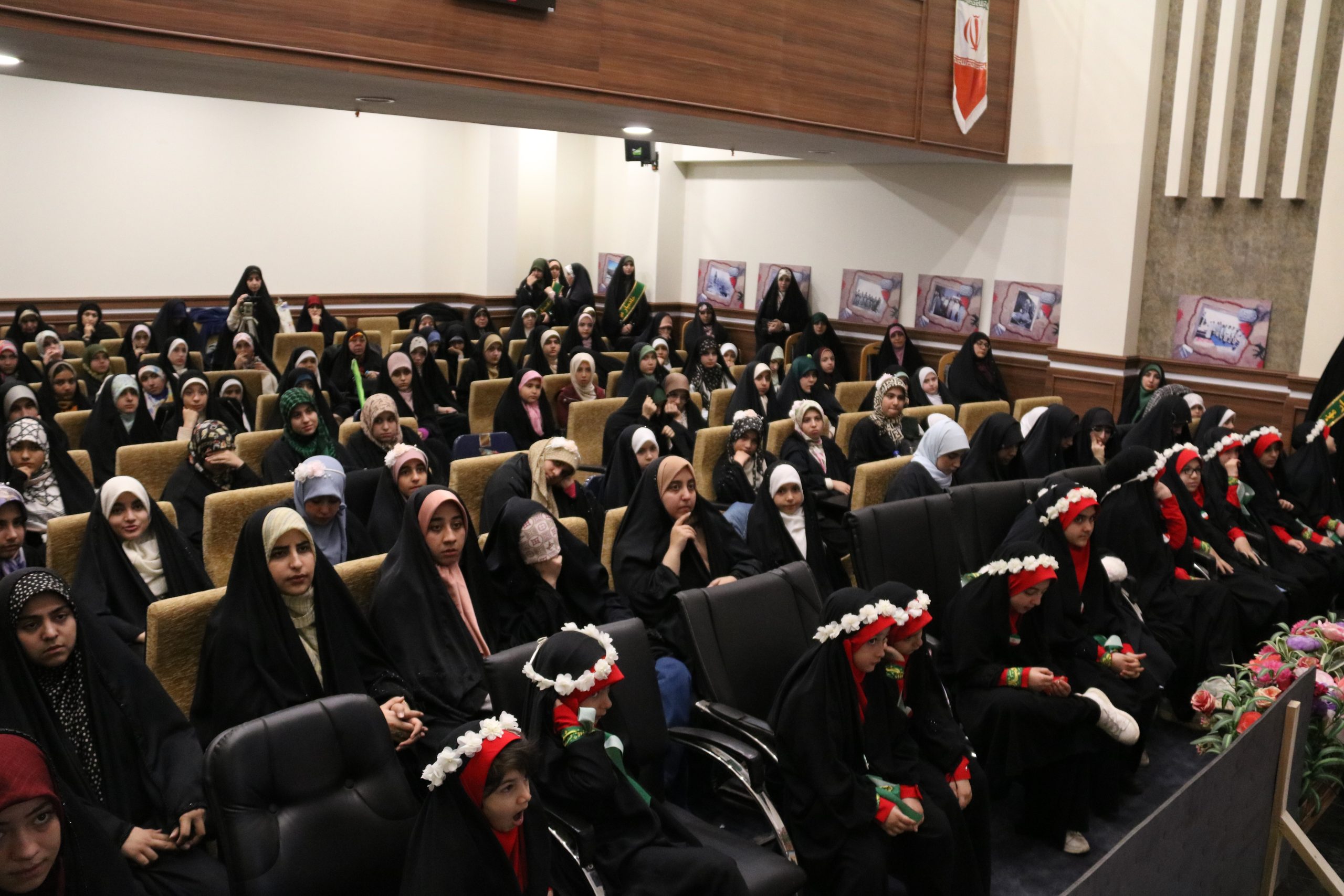 جشن میلاد امام زمان(عج) و حضرت علیاکبر(ع) با حضور نوجوانان منتظر در بنیاد فرهنگی حضرت مهدی موعود(عج) استان تهران