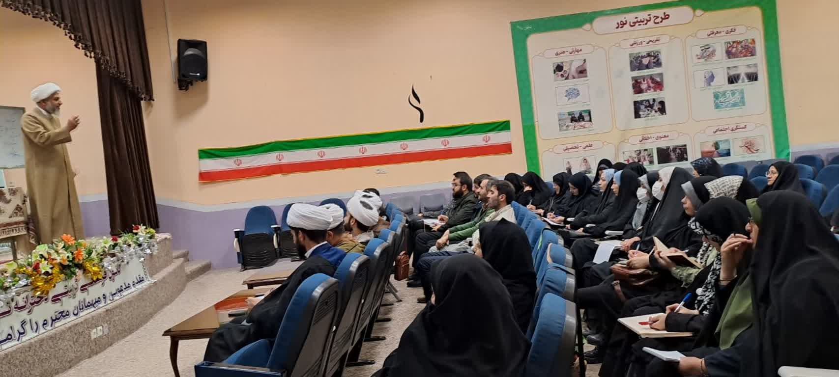 آغاز دوره آموزش تفسیر قرآن کریم با رویکرد مهدوی در اردبیل؛ گامی برای ترویج فرهنگ انتظار و تدبر در کلام وحی