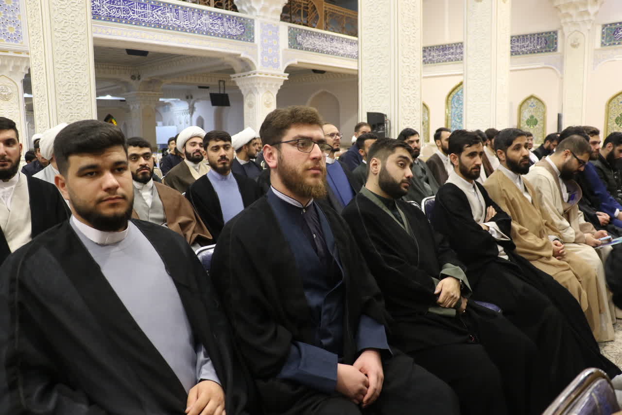 نقش هدایتگری علما در عصر غیبت بسیار خطیر و والاست