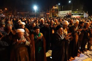 اقامه نماز استغاثه به امامت آیت الله شاهرخی در جمع مردم خرمآباد