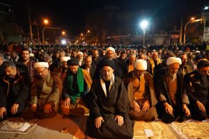 اقامه نماز استغاثه به امامت آیت الله شاهرخی در جمع مردم خرمآباد