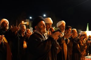 اقامه نماز استغاثه به امامت آیت الله شاهرخی در جمع مردم خرمآباد