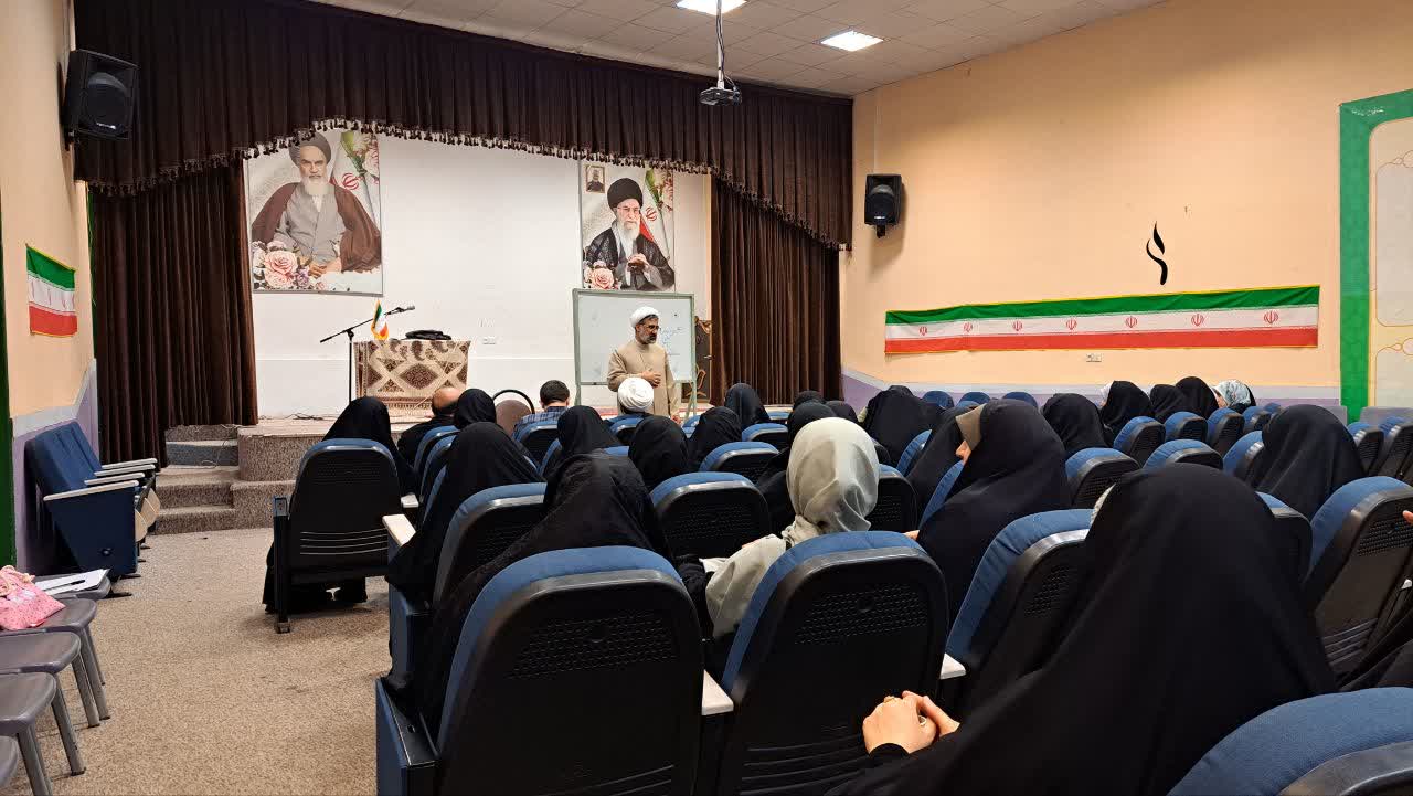نشست «انتظار؛ بایدها و نبایدها» در اردبیل برگزار شد