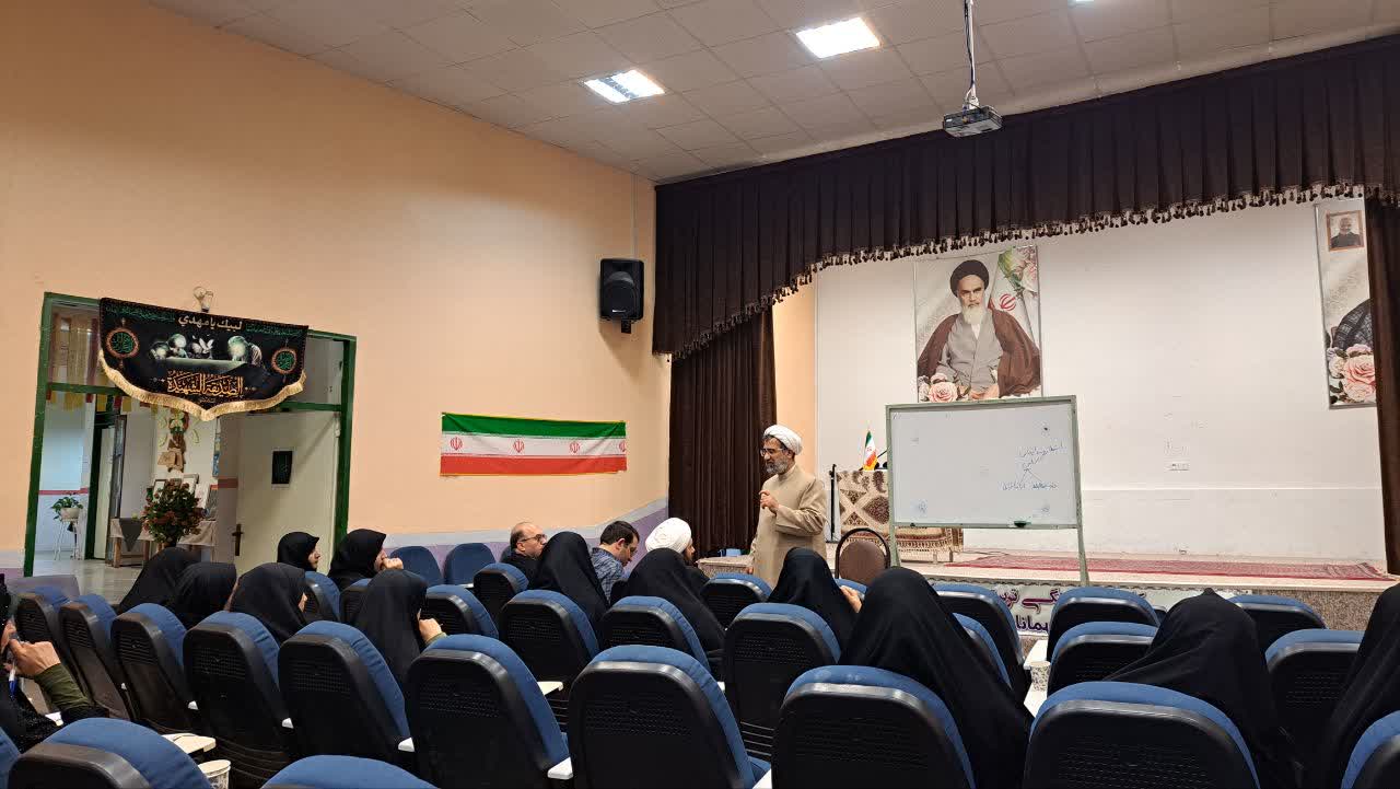 نشست «انتظار؛ بایدها و نبایدها» در اردبیل برگزار شد