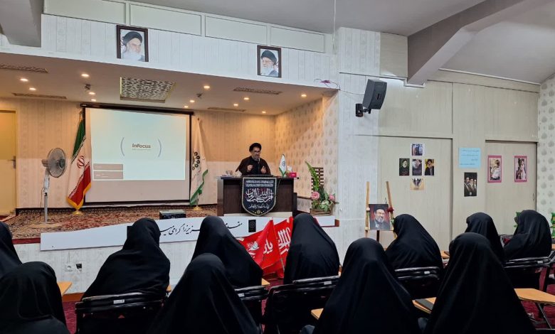 مراسم بزرگداشت رهبر شهید انقلاب اسلامی در بنیاد فرهنگی حضرت مهدی موعود(عج) خراسان رضوی برگزار شد