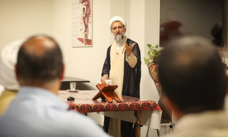 نشست صمیمانه ستایشگران اهل‌بیت(ع) استان قزوین