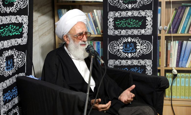 تبعیت از رهبری اطاعت از فرمان امام عصر(عج) است