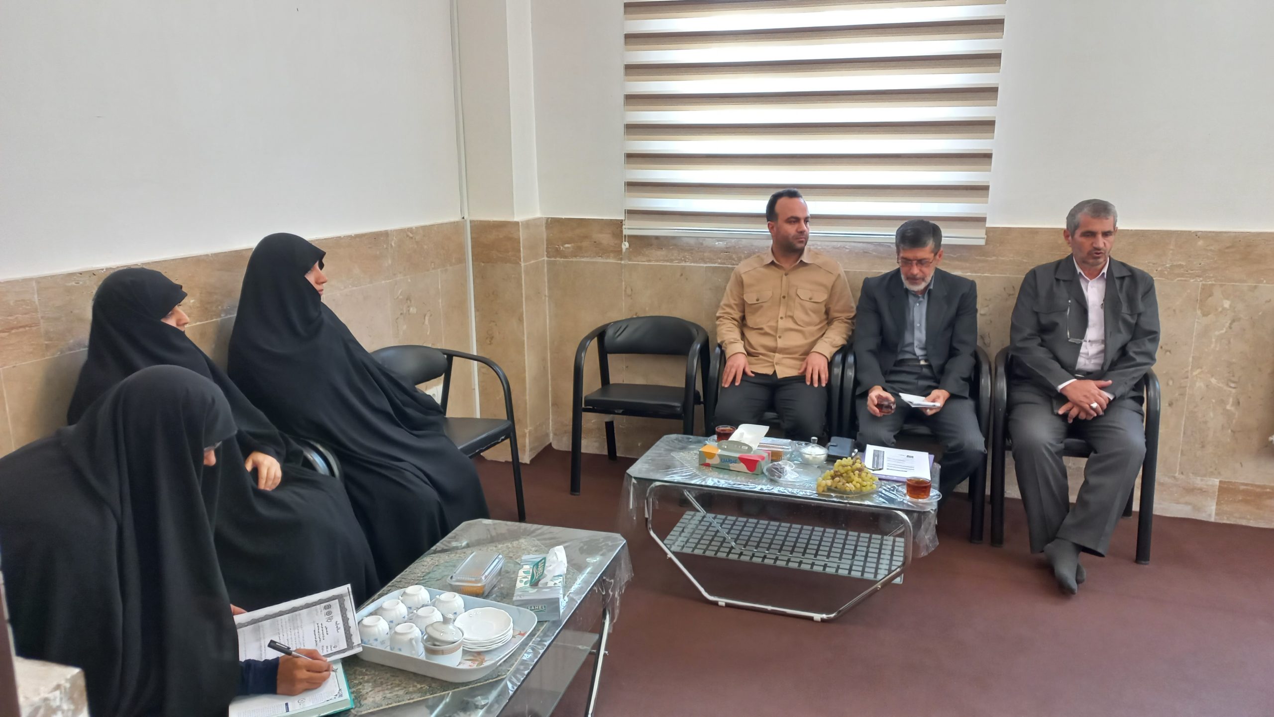 نشست مشترک بنیاد مهدویت و حوزه علمیه خواهران استان قزوین