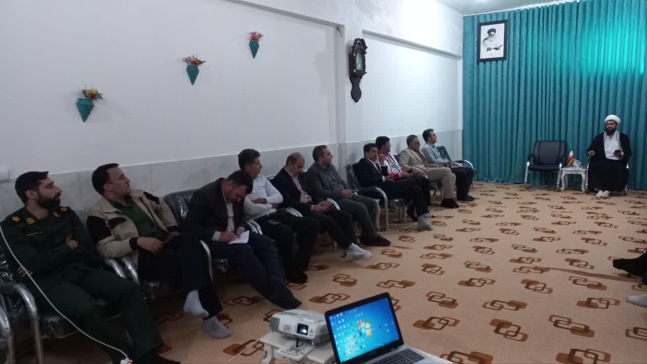 تأکید بر ترویج فرهنگ مهدویت و نهادینه‌سازی فرهنگ انتظار در نشست مدیران ادارات شهرستان کیار